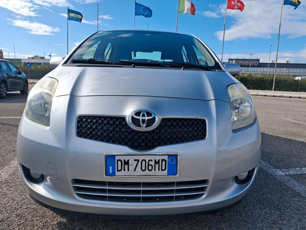 Toyota Yaris 1.3 Benzina-5 Porte-OK NEOPATENTATI.