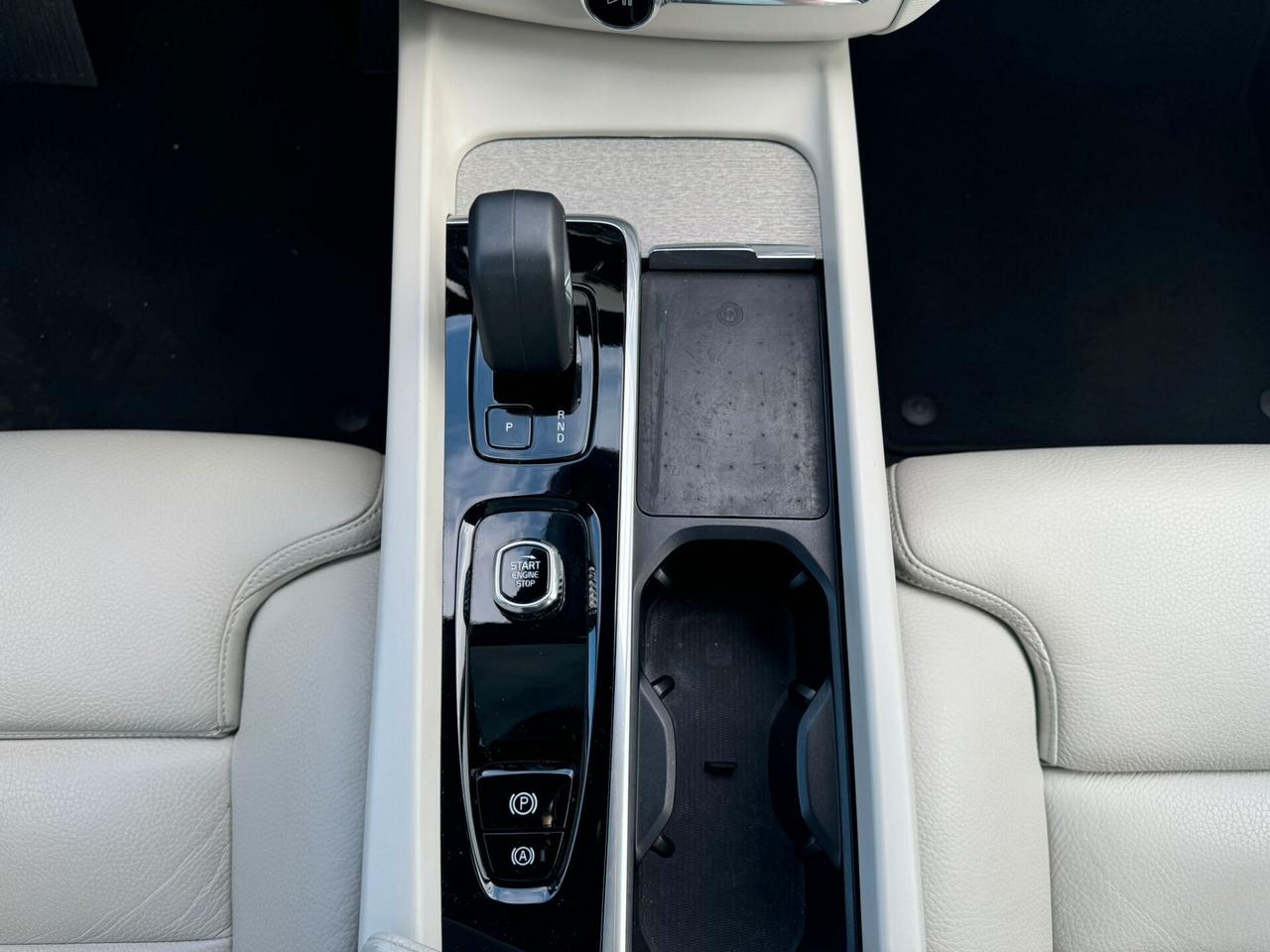 Volvo XC 60 XC60 B4 (d) AWD automatico Plus Bright