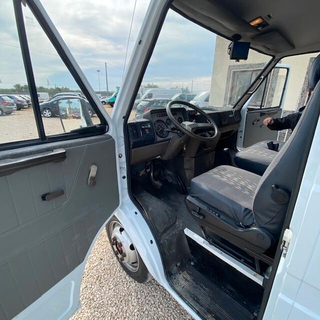 Fiat daily trasporto cavalli 2 posti PATENTE B