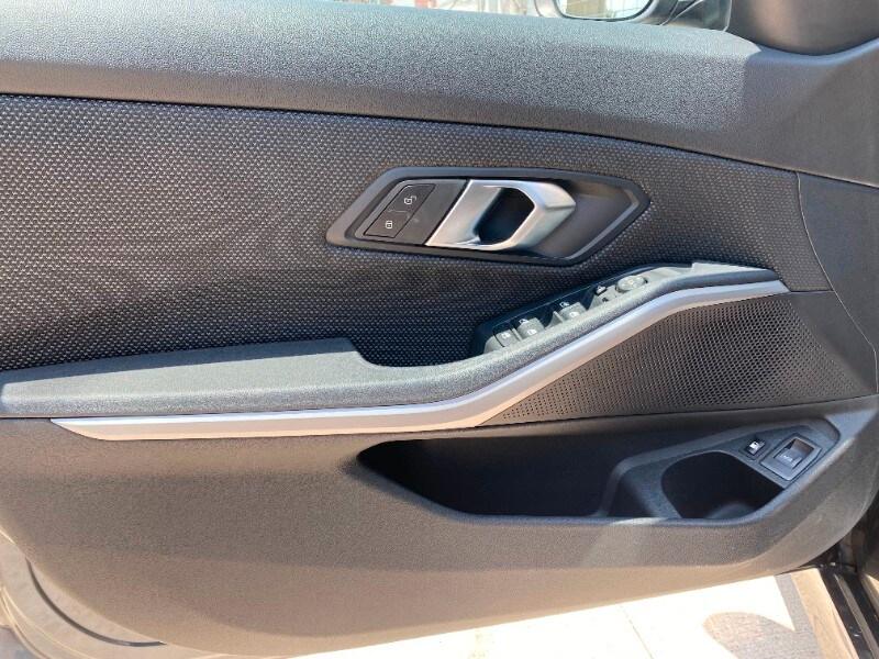 BMW Serie 3(G20/1-80/1) 320e Touring Business A...