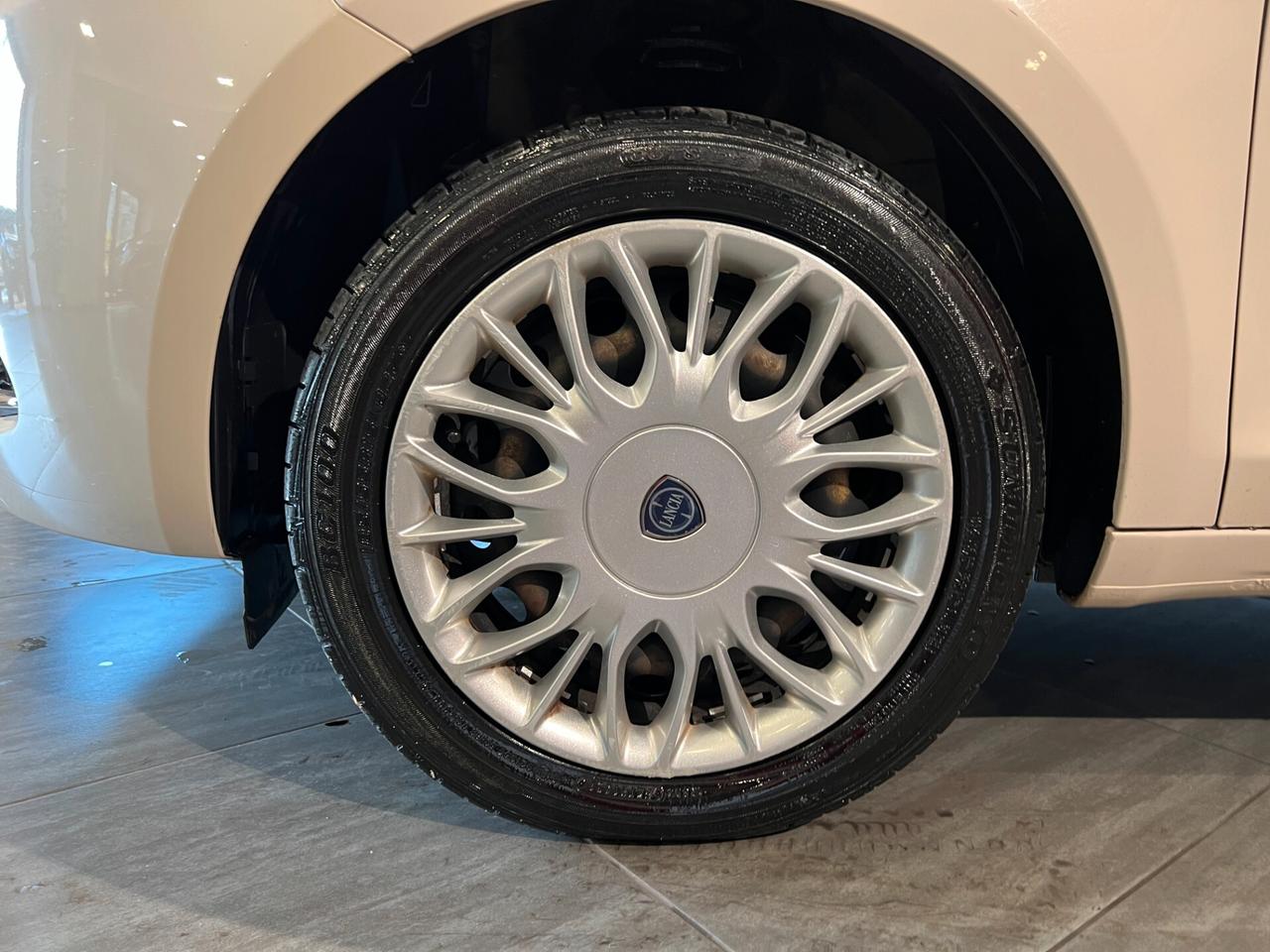 Lancia Ypsilon 1.2 69 CV 5 porte Gold METANO