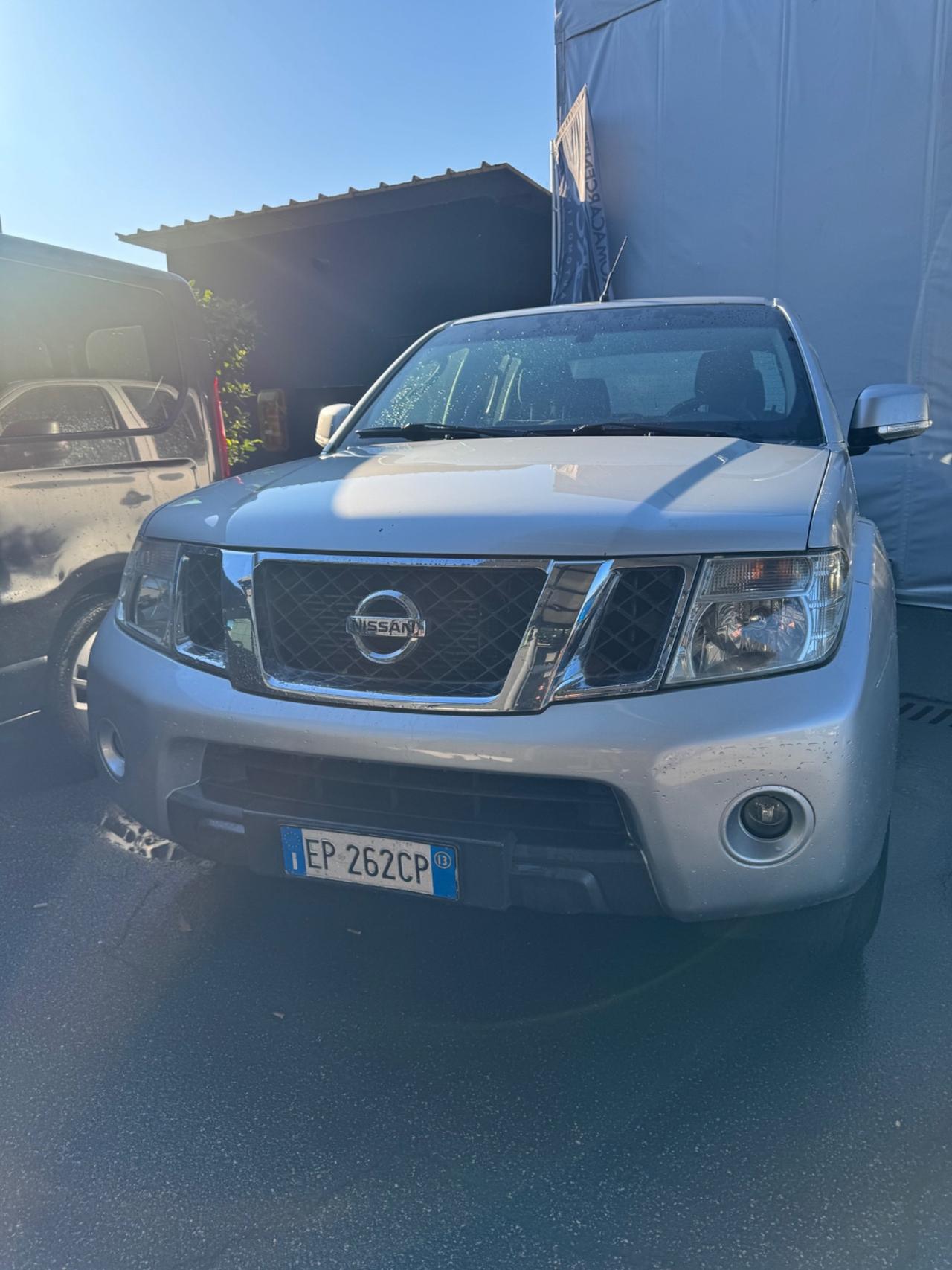 Nissan Navara 2.5 dCi 190CV 4 porte Double Cab LE