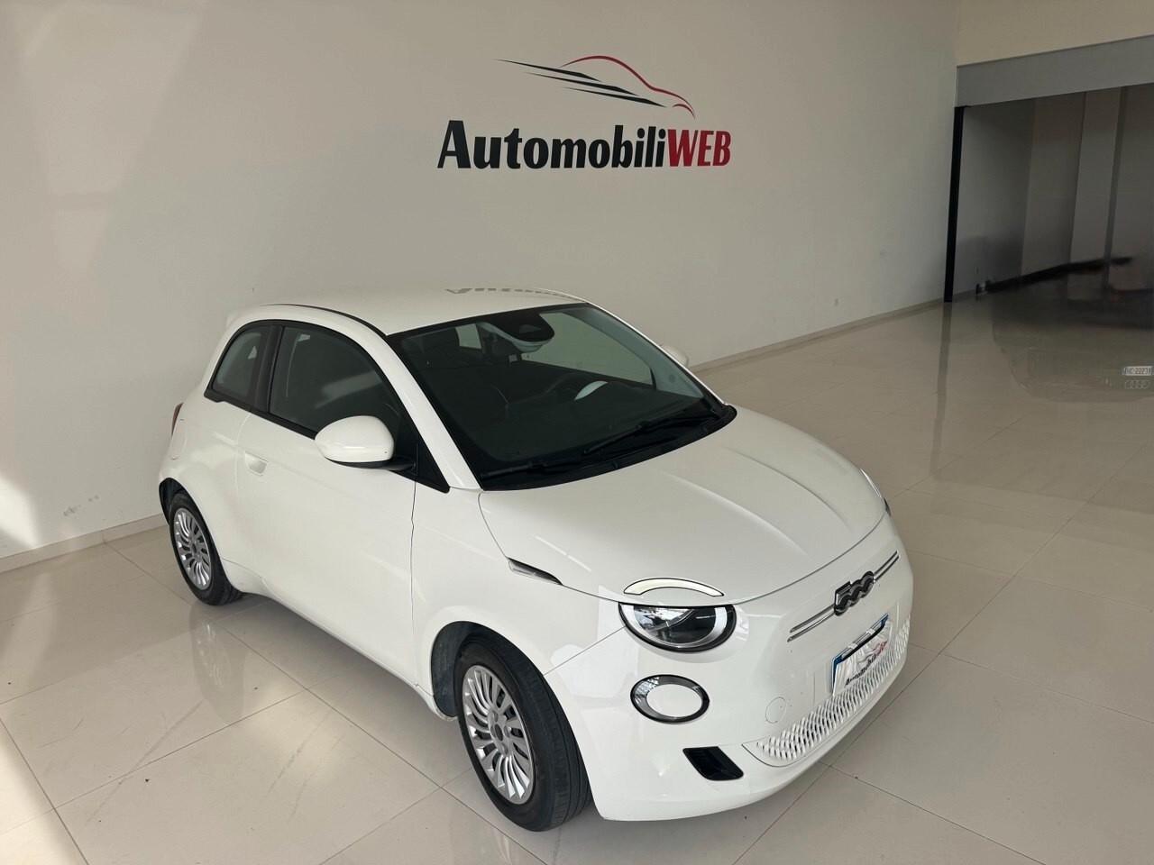 Fiat 500 500e Berlina 42 kWh La Prima