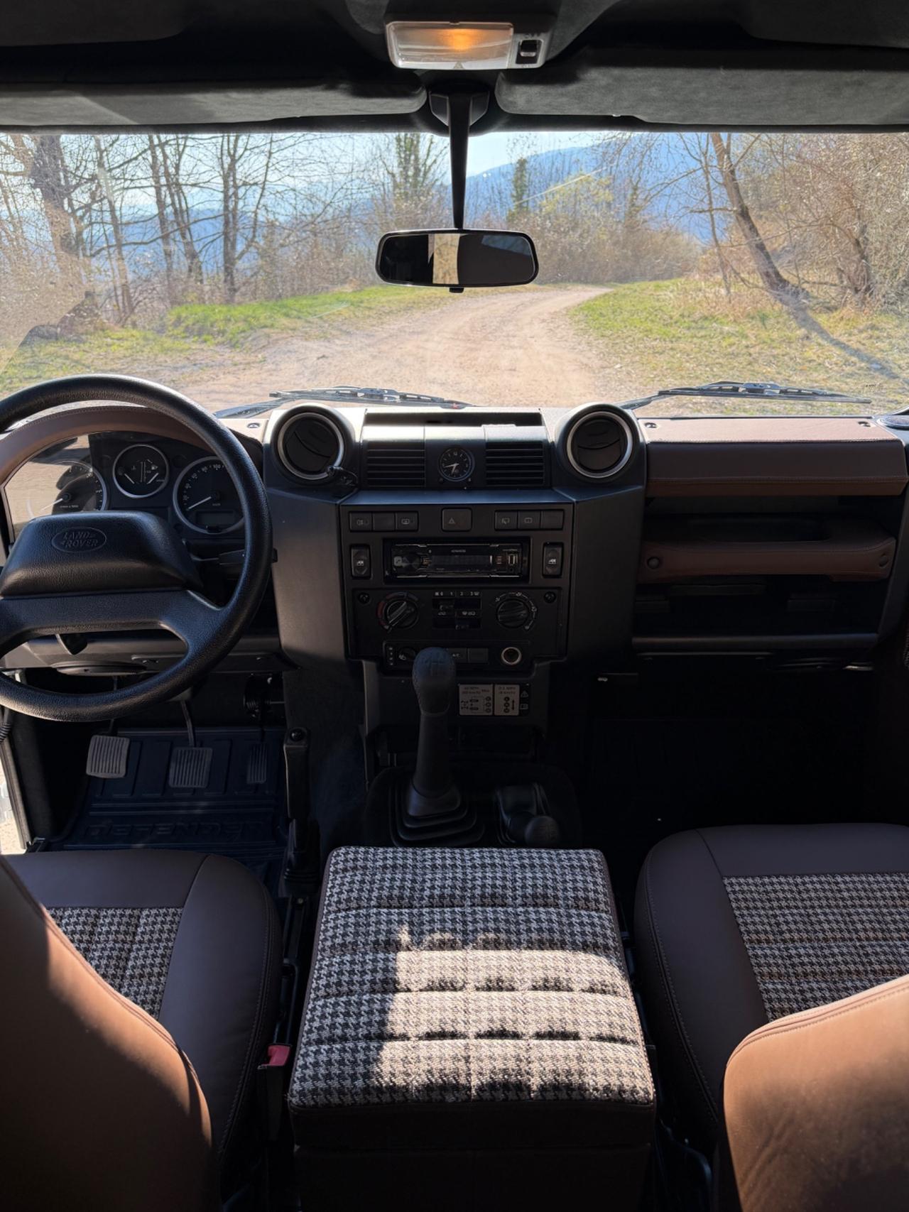 Land Rover Defender 90 2.4 TD4 Station Wagon SE N1