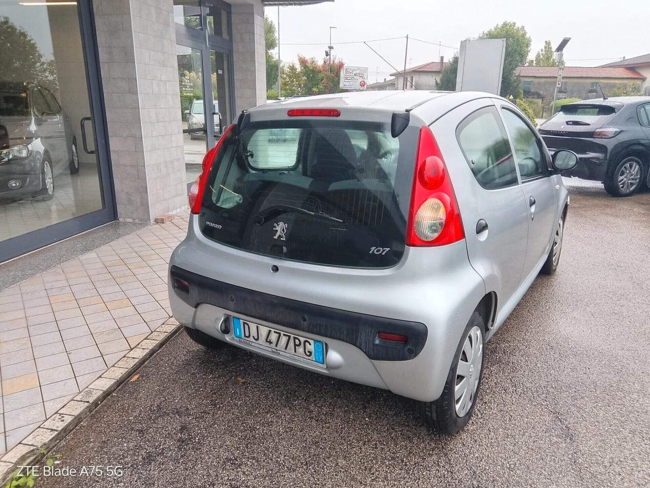 Peugeot 107 1.0 Benzina Neopatentati