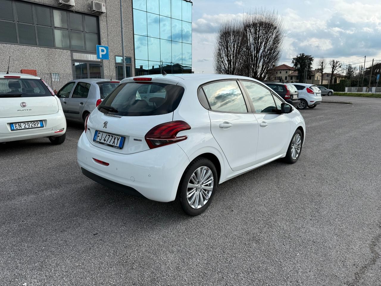 Peugeot 208 PureTech 82 5 porte Allure