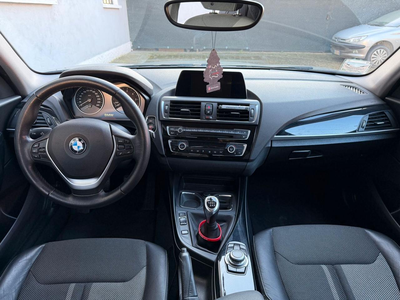 Bmw 118 118d 5p. Urban