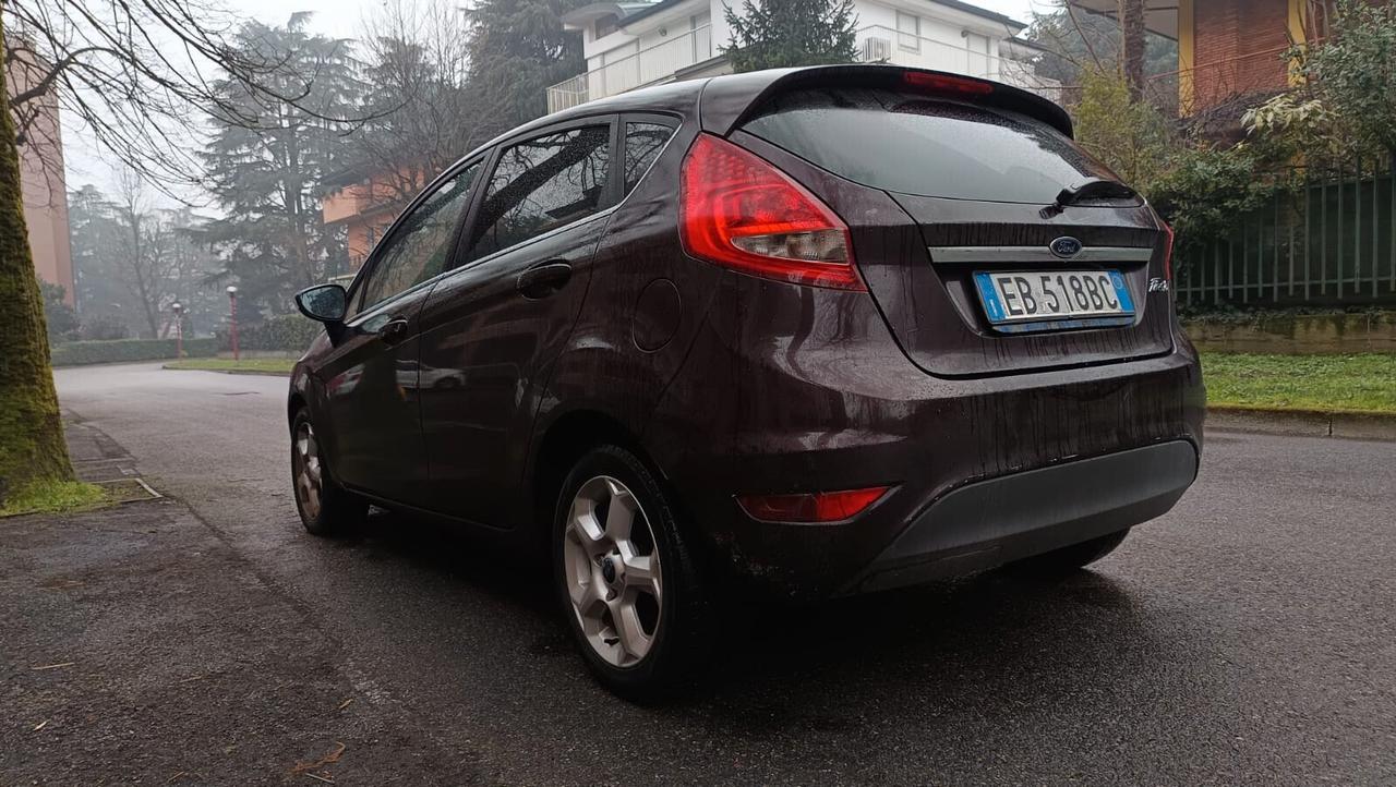 Ford Fiesta 1.4 5 porte Bz.- GPL Titanium