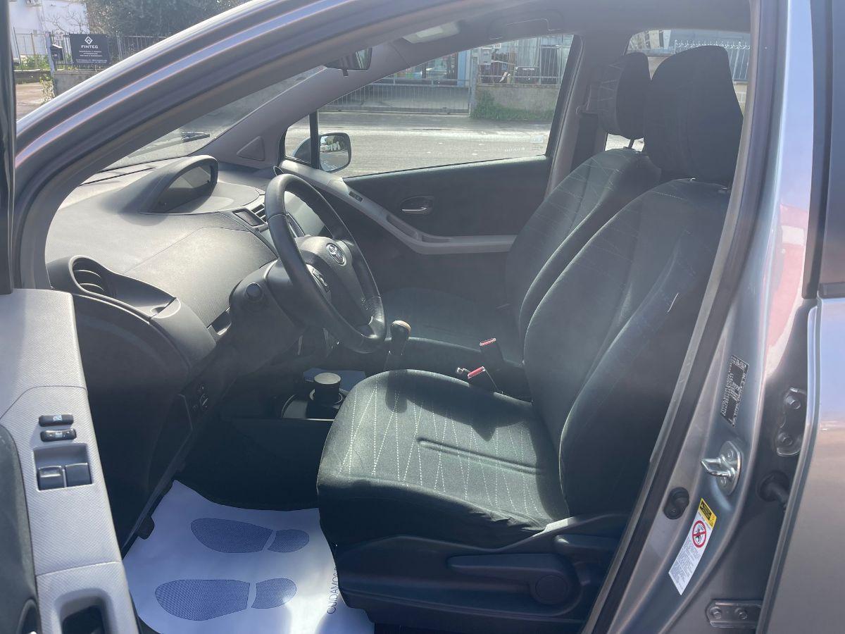 TOYOTA - Yaris - 1.3 5p. Navi