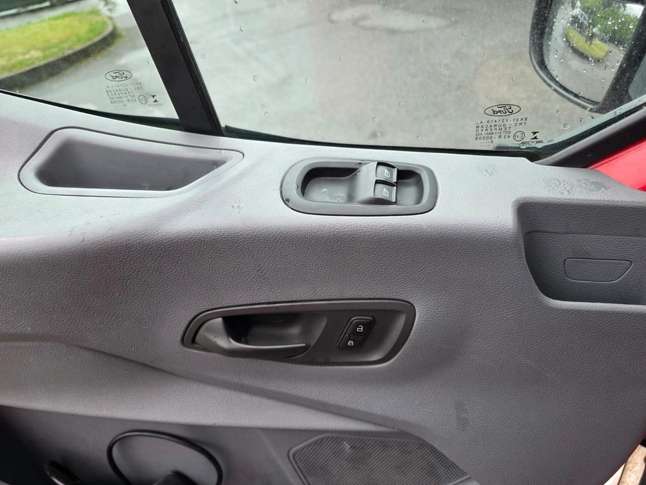 Ford Transit carroattrezzi