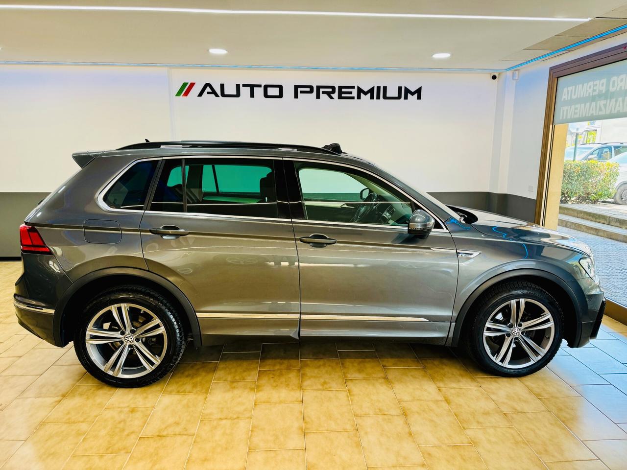VW Tiguan 2.0 TDI DSG 4MOTION R-Line Tetto / LED / R.Cam