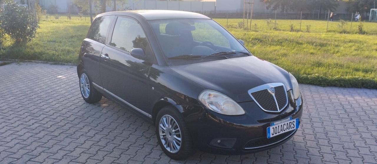 Lancia Ypsilon 1.4 Argento