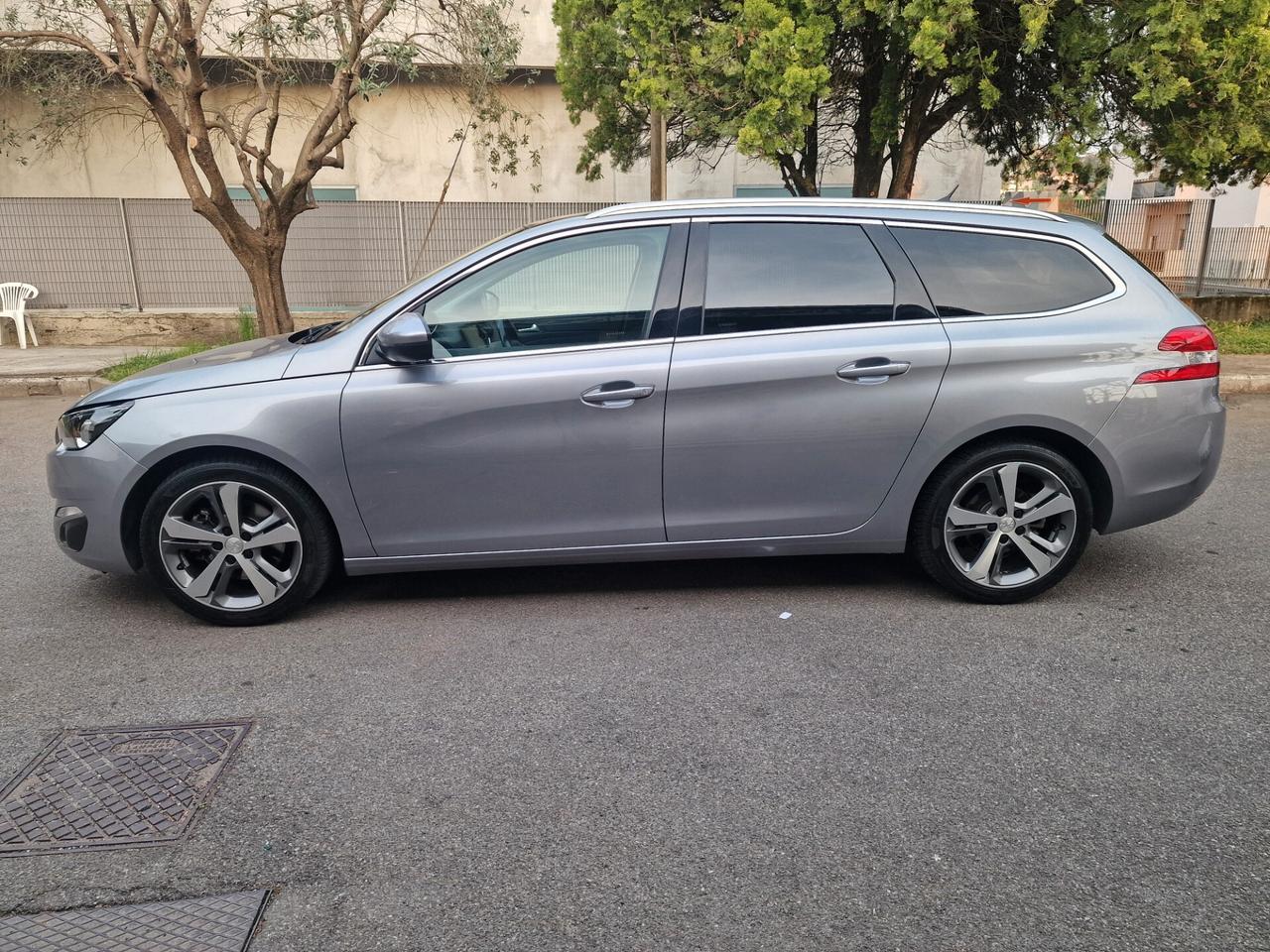 Peugeot 308 BlueHDi 150 S&S EAT6 SW Allure