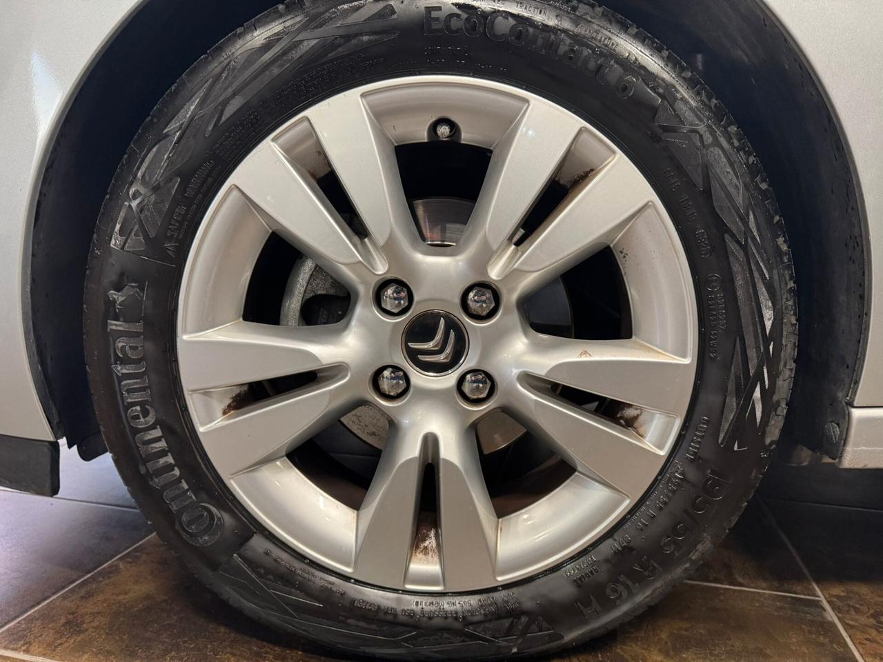 Citroen DS3 BLUEHDI 100 SeS IRRESISTEBLE