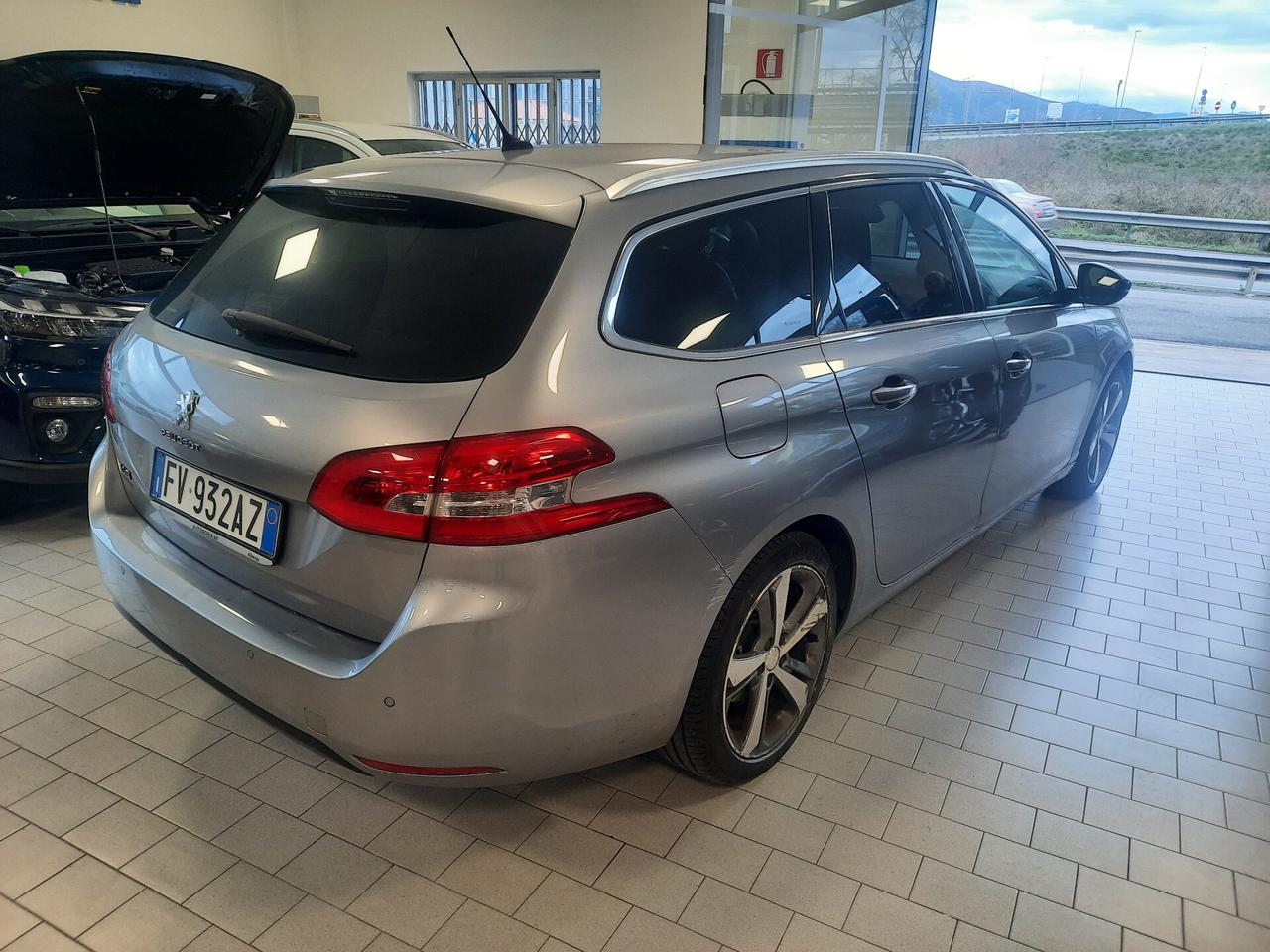 Peugeot 308 BlueHDi 130 S&S SW Allure