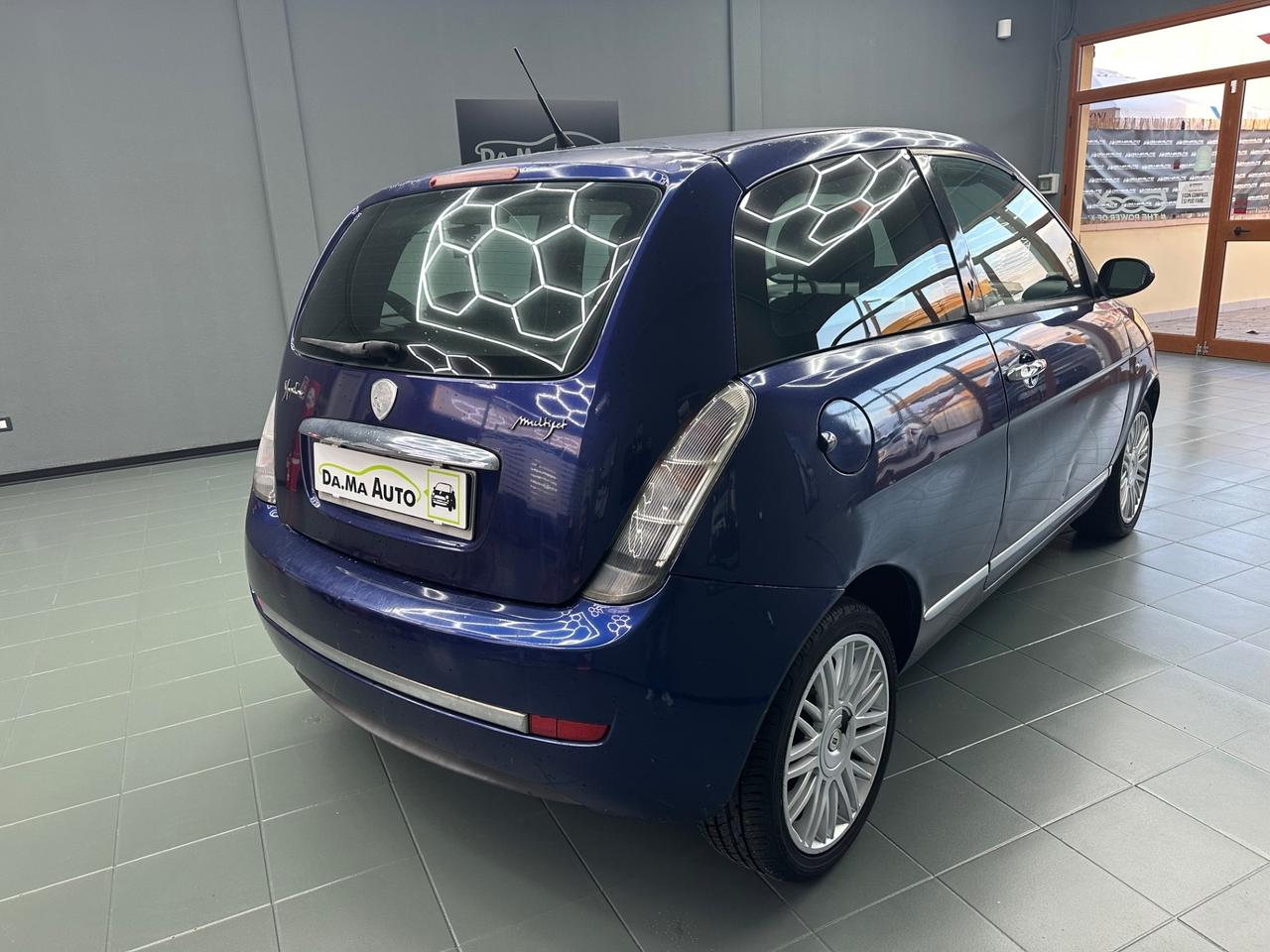 Lancia Ypsilon 1.3 MJT 90 CV Platino