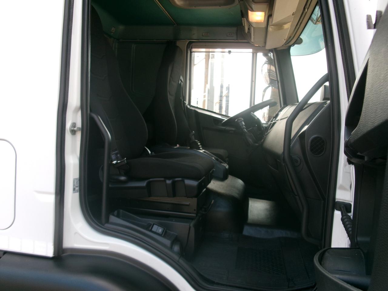 Iveco Daily NEW EUROCARGO 140-25 EURO 6 CENTINA ALZA/ABBASSA 8.50 M +PEDANA CARIC RETR 20Q