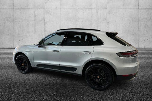 PORSCHE Macan 2.0