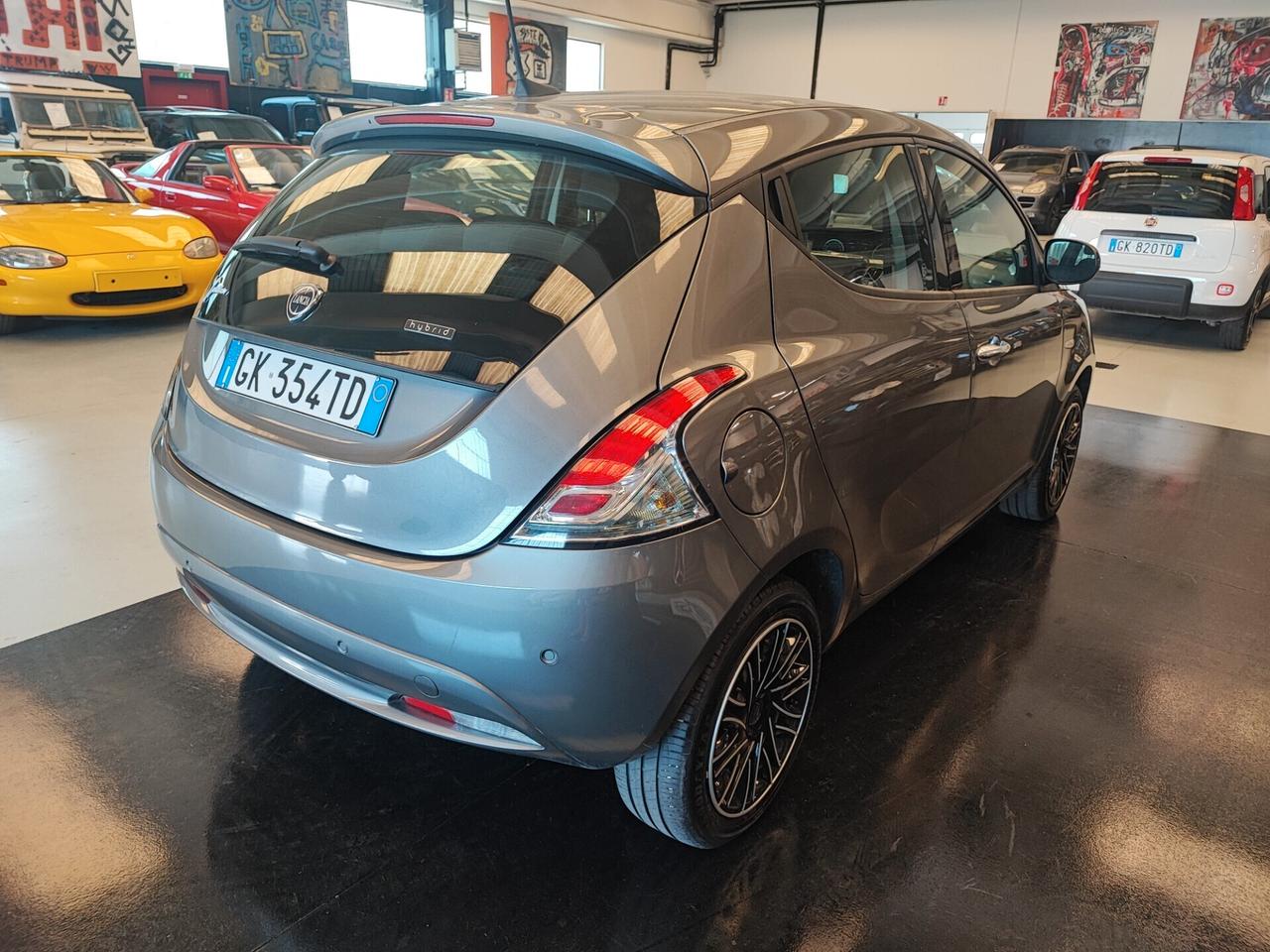 Lancia Ypsilon 1.0 FireFly 5 porte S&S Hybryd Gold