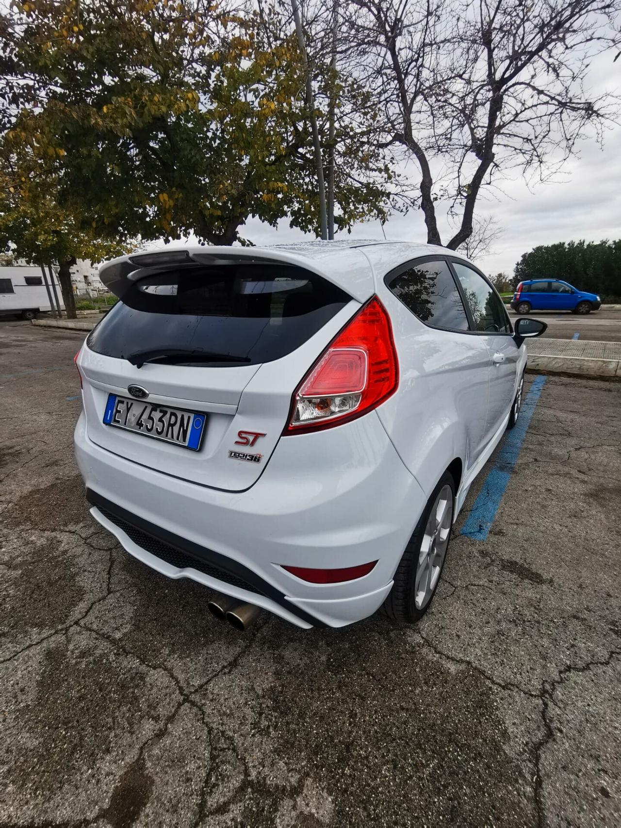 Ford Fiesta 1.6 182CV 3 porte ST - 2015