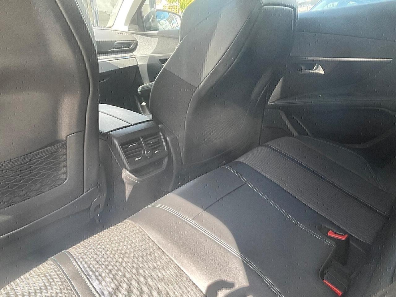 Peugeot 3008 Hybrid 225 e-EAT8 GT KM52000 FULL LED