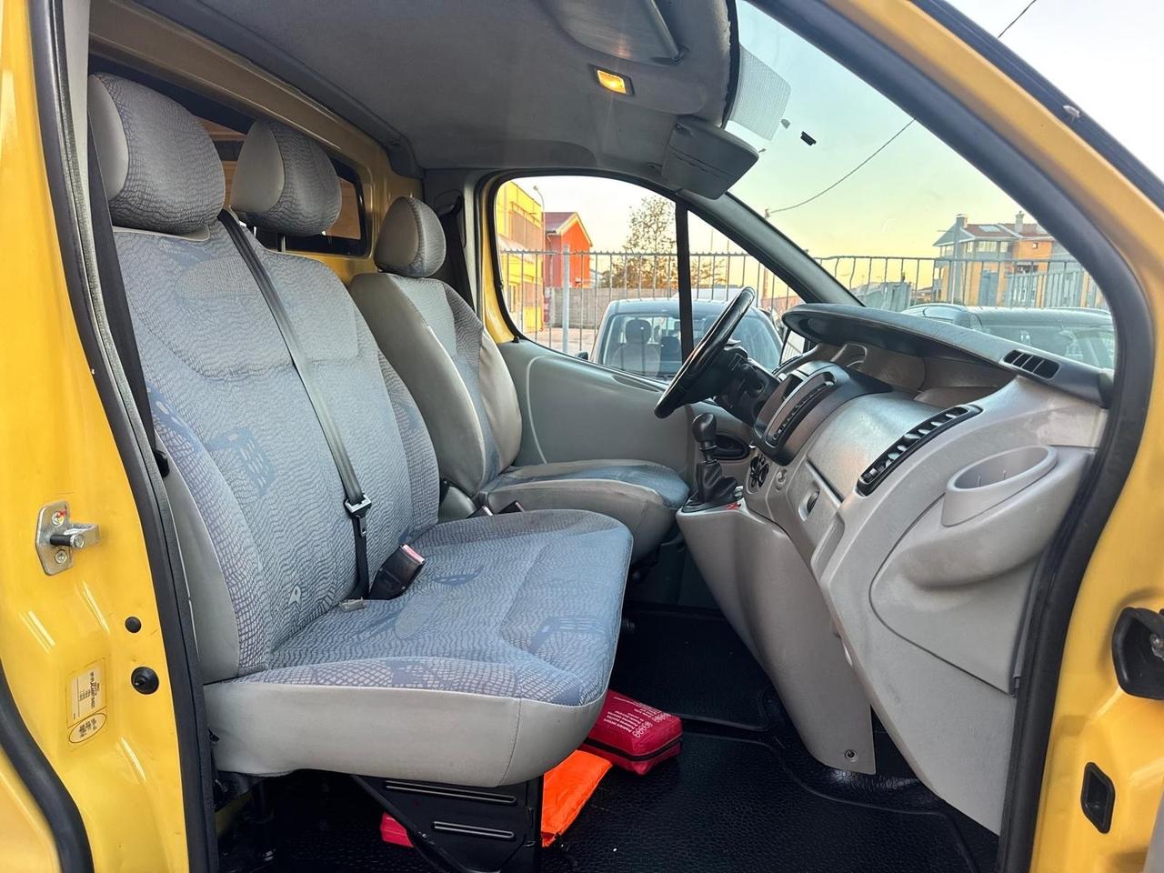 Renault Trafic 1.9 dCi 100 cv 6 marce