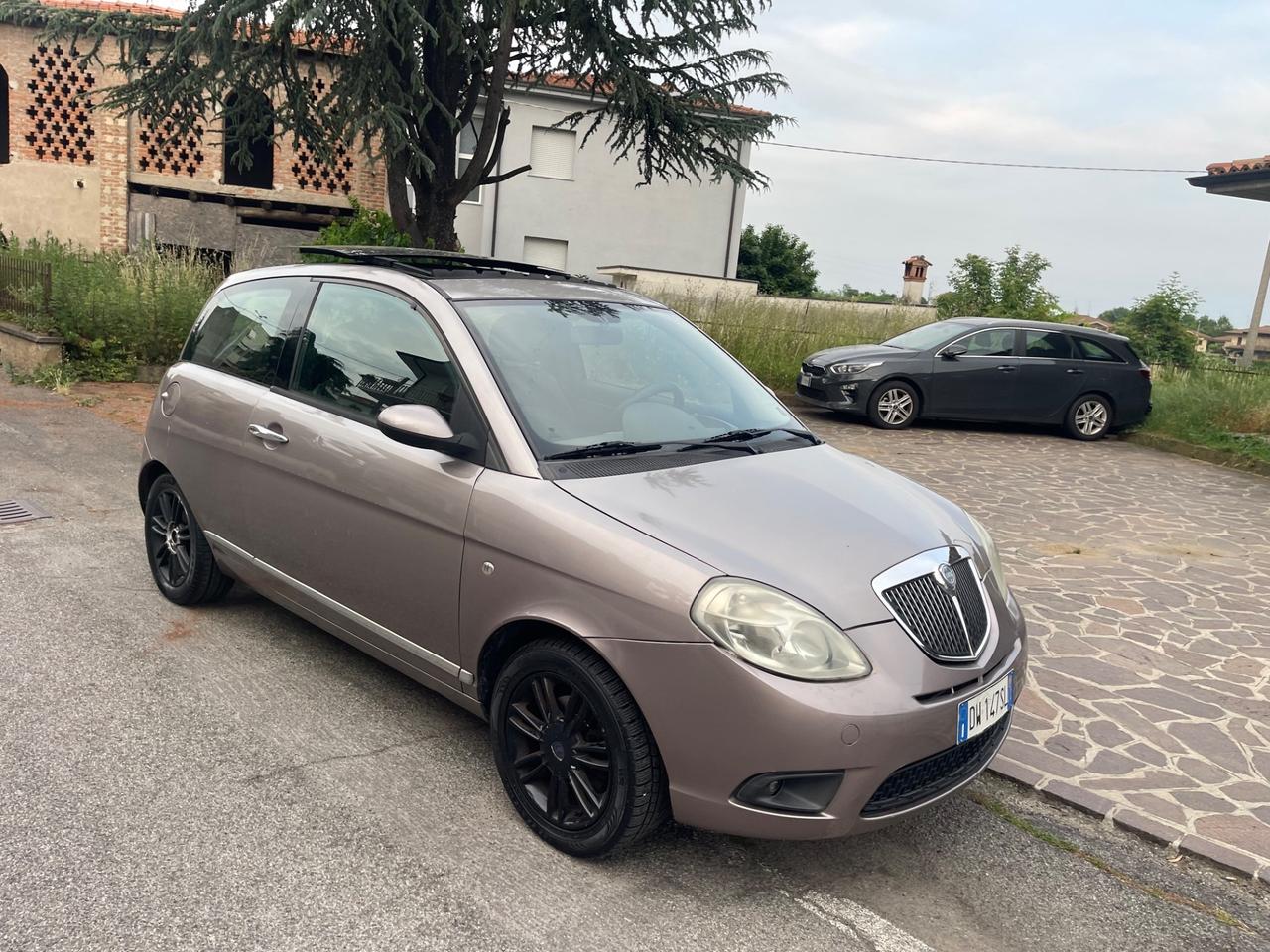 Lancia Ypsilon 1.4 Platino Ecochic GPL
