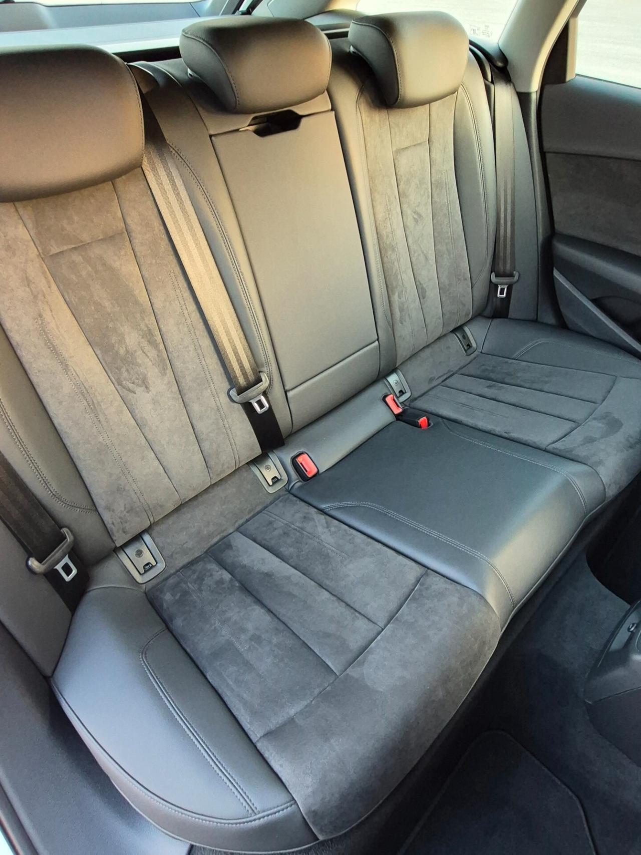 Audi A4 Avant 30 TDI/136 CV S tronic Business Advanced