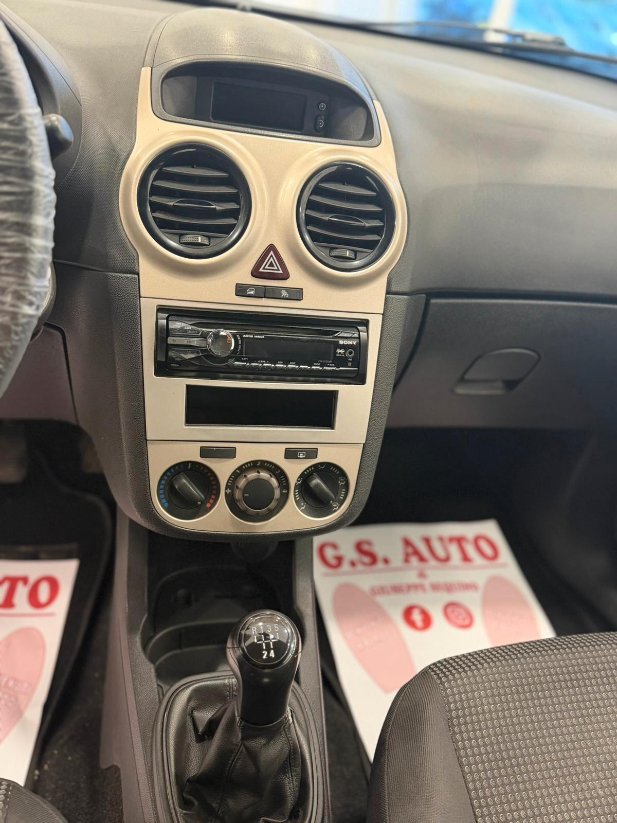 Opel Corsa 1.2cc Benzina 2011