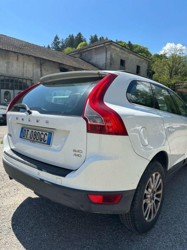 VOLVO XC60 2.4 D 163 CV AWD Geartronic Momentum