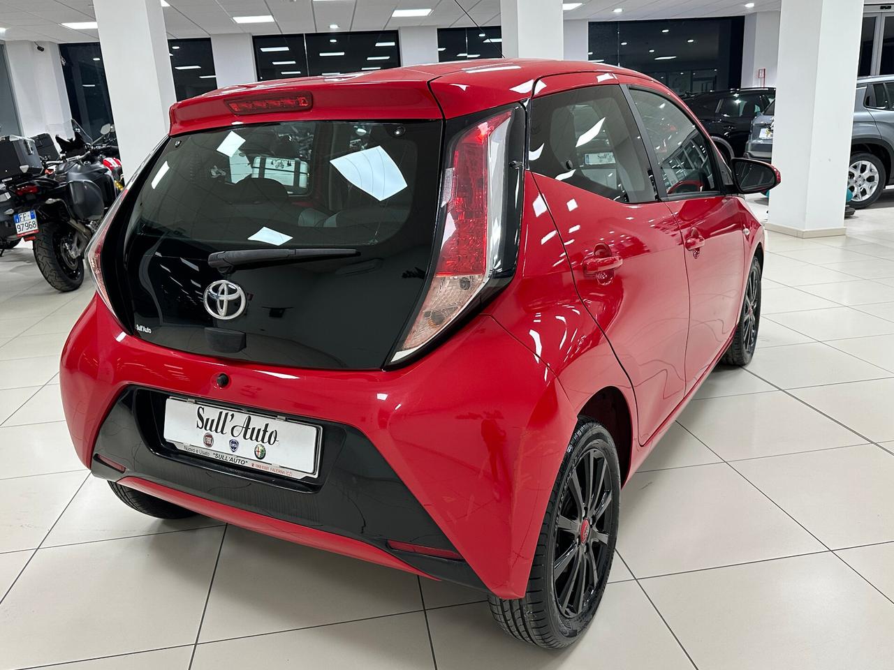 Toyota Aygo 1.0 VVT-i 69 CV 5 porte x-cite - 2015