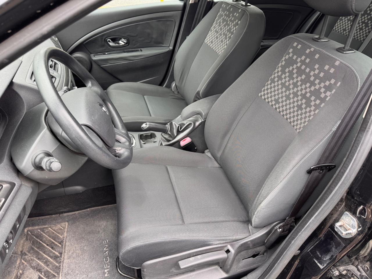 Renault Mégane 1.5 dCi 110CV neopaten garanzia 12 mesi