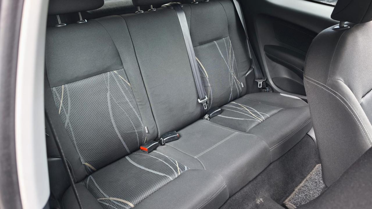 Peugeot 208 1.4 e-HDi 68 CV S&S robotizzato 3 porte Active