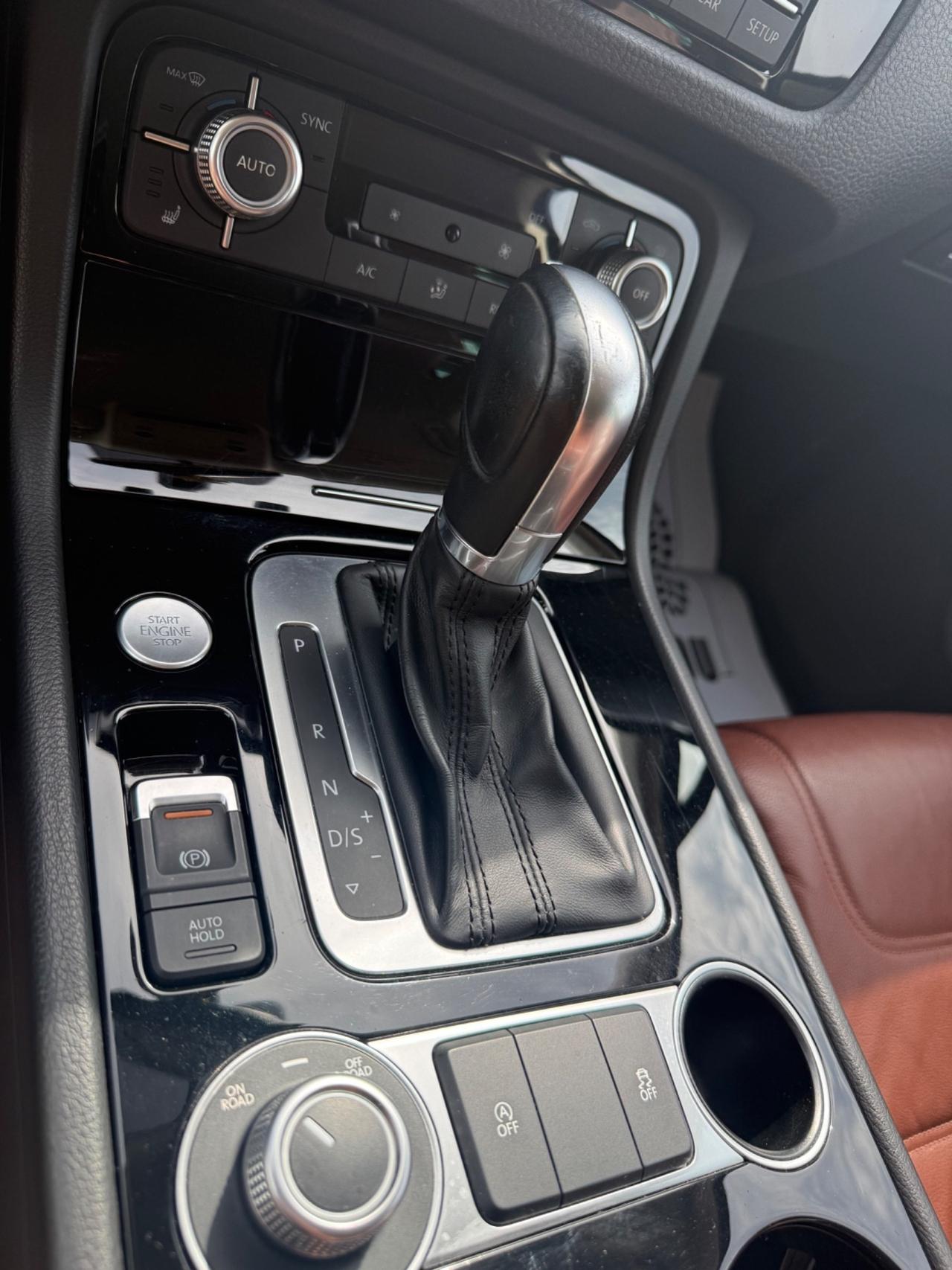 Volkswagen Touareg 3.0 TDI 262 CV tip. BMT Terrain Tech Executive