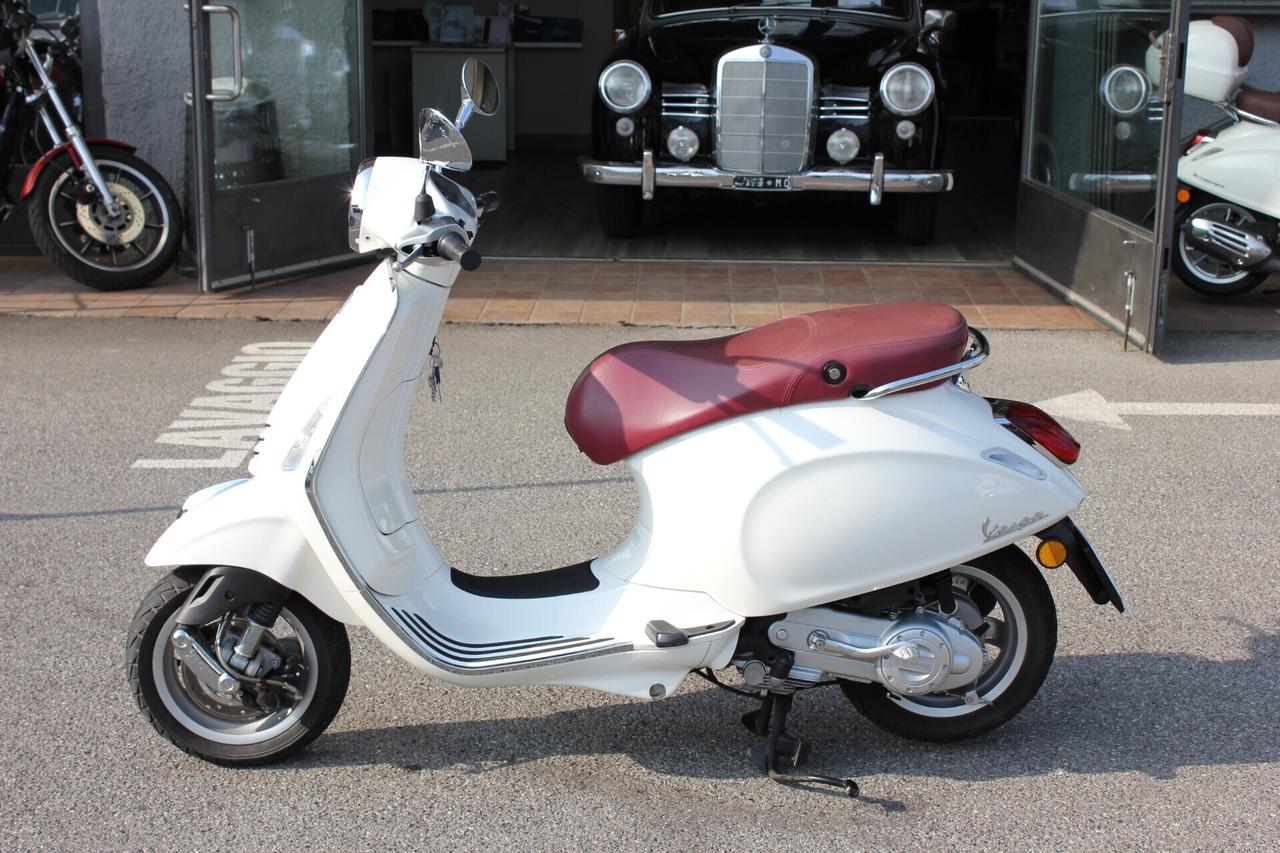 Piaggio Vespa 50 Primavera 4T POCHISSIMI KM!!