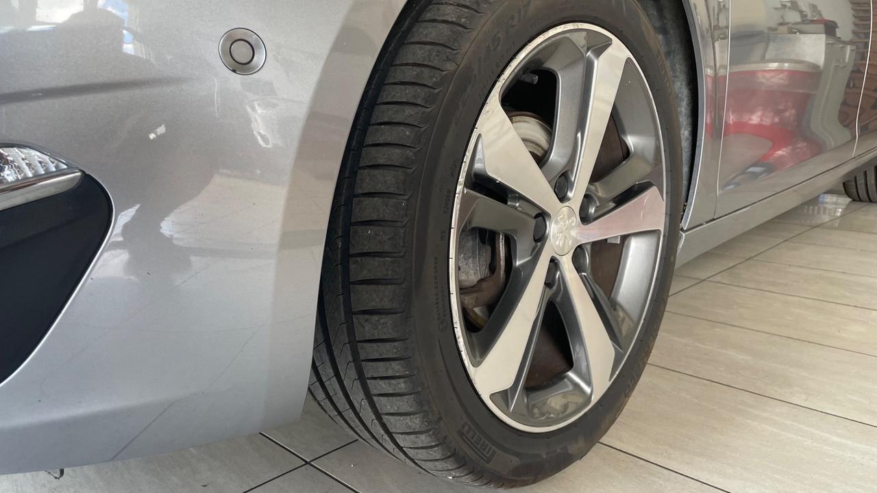 Peugeot 308 BlueHDi 120 S&S SW Allure