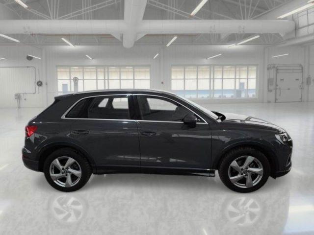 AUDI Q3 35 TDI S tronic Business Advanced