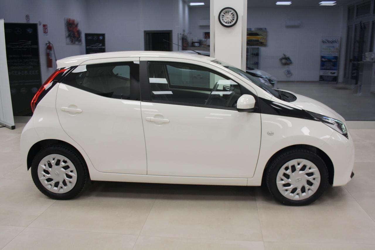 Toyota Aygo 1.0 X-Business *2020