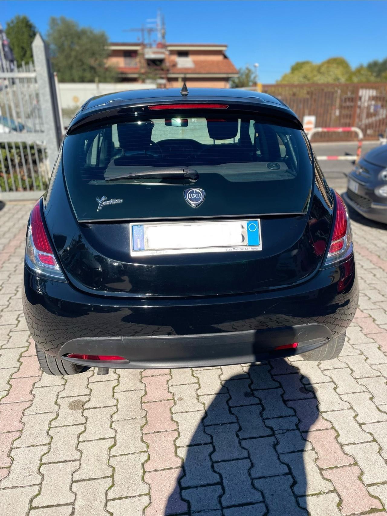 Lancia Ypsilon 1.3 MJT 16V 95 CV 5 porte S&S Black&Red