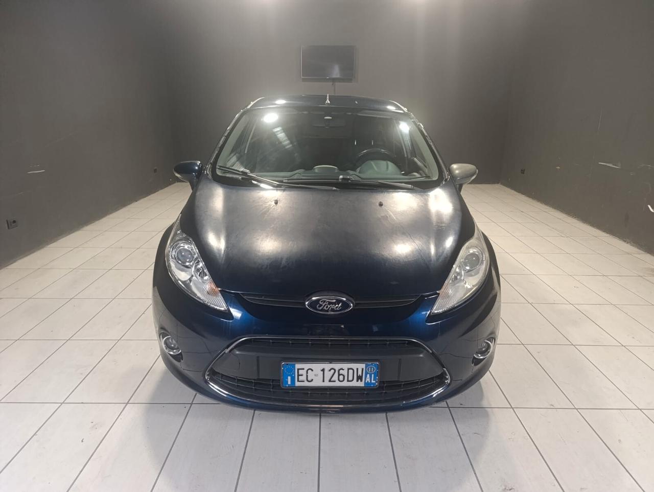 FORD FIESTA DEL 2011 1200 BENZINA ANCHE NEOPATENTATI