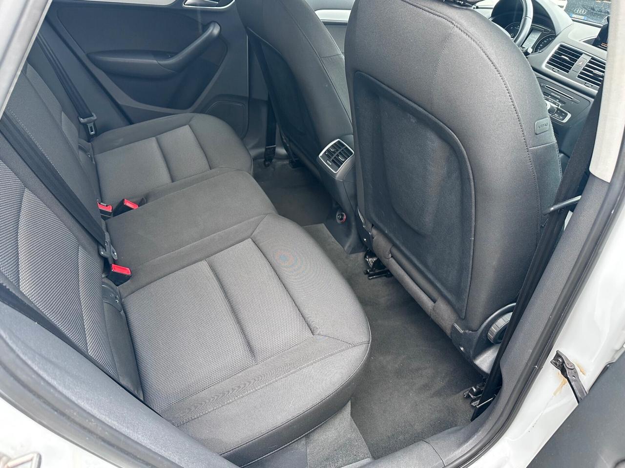 Audi Q3 2.0 TDI 120 CV Business