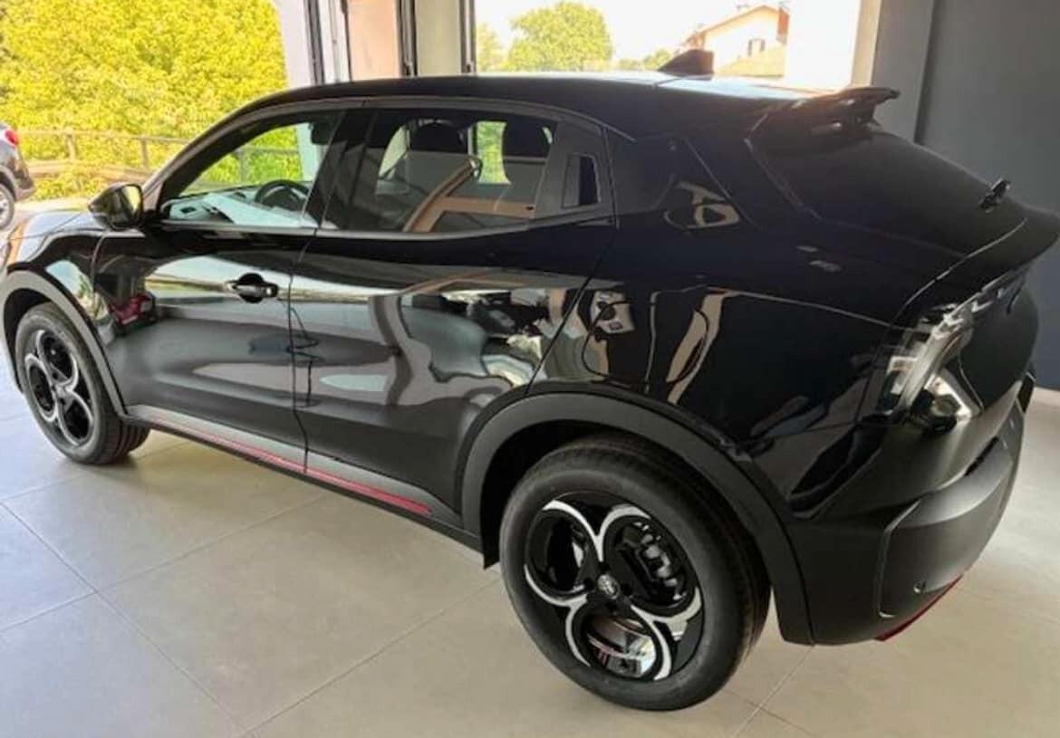 Alfa Romeo Junior 1.2 136 CV Hybrid eDCT6 Speciale AUTO A NOLEGGIO
