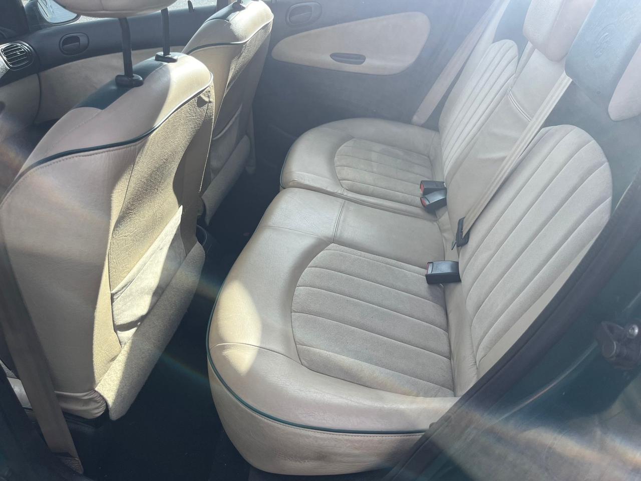 Peugeot 206 1.4benz 2001 109.000km per neopatentati