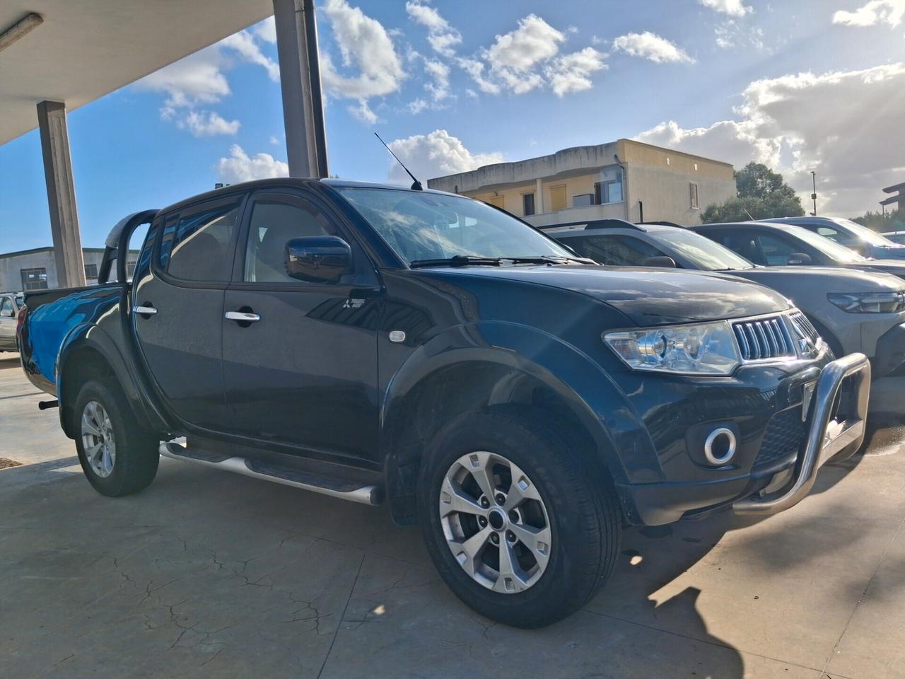 MITSUBISHI L200 D/C Worrior 2.500 DI-D 178cv A/T