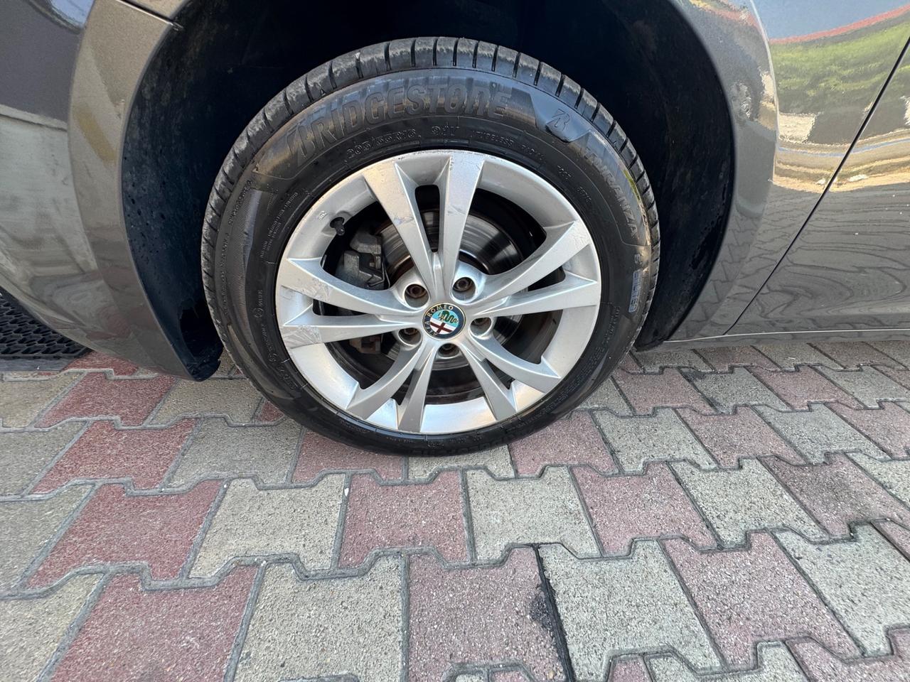 Giulietta 1.6 diesel 105 X neopatentati telefono lega impeccabile
