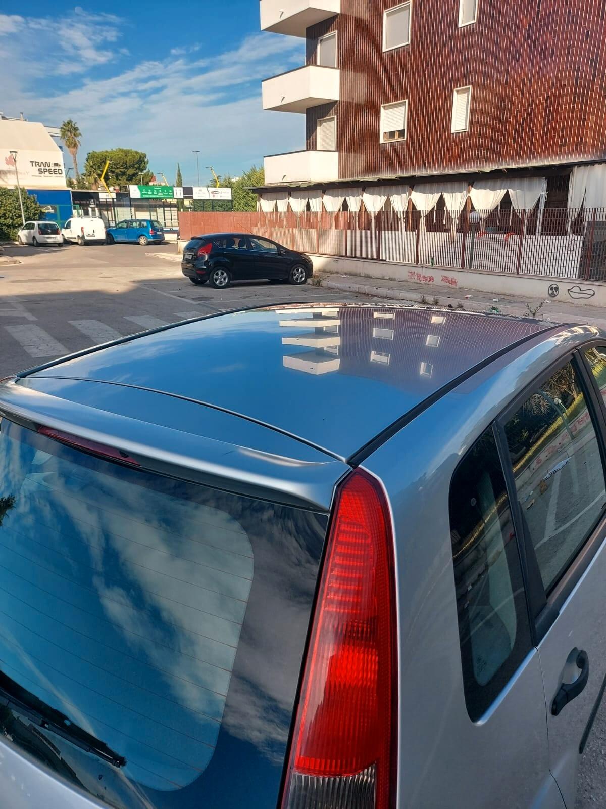 Ford Fiesta 1.4 16V 5p. Ghia
