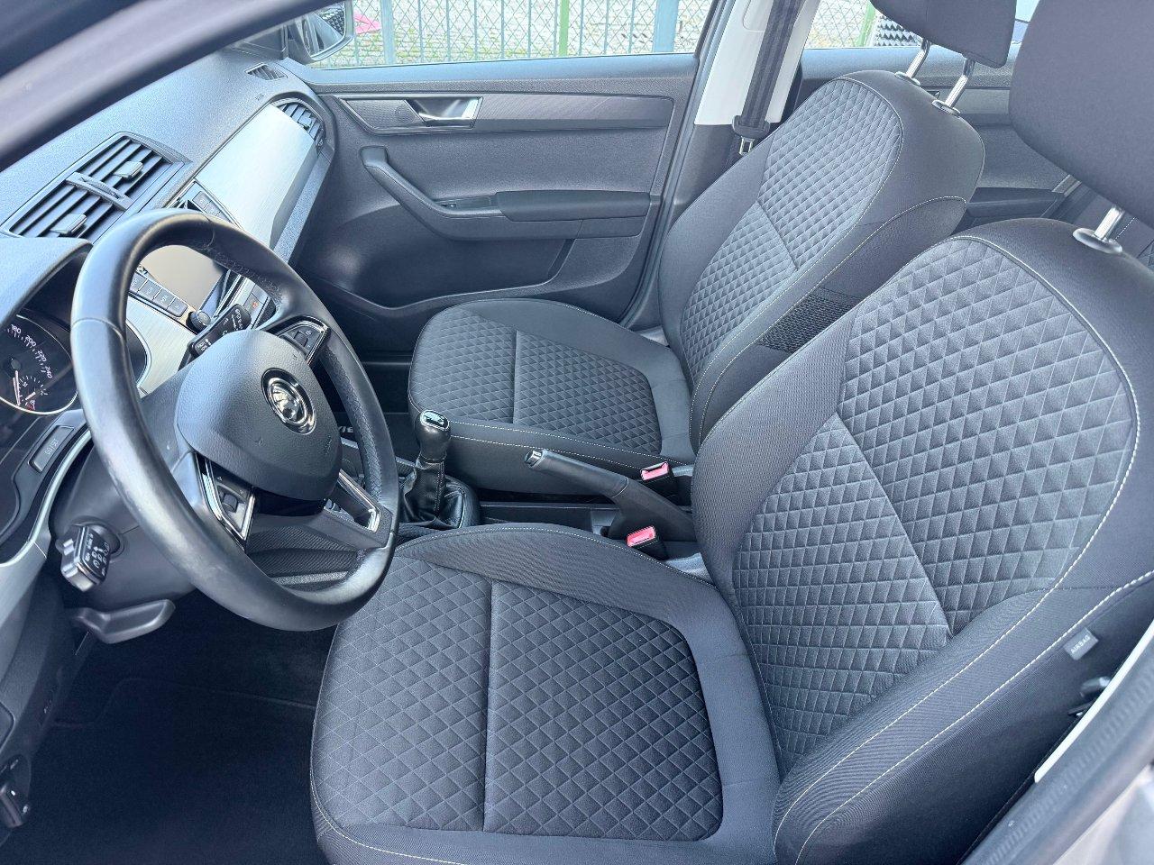 Skoda Fabia 5 Porte Fabia 1.0 mpi Twin Color Design Edition Argento 60cv