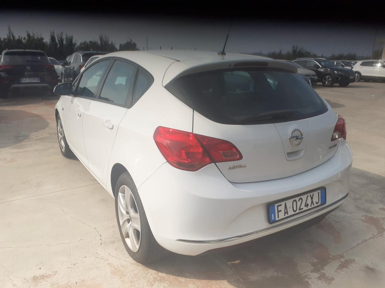 Opel Astra 1.6 CDTI Business - 2015