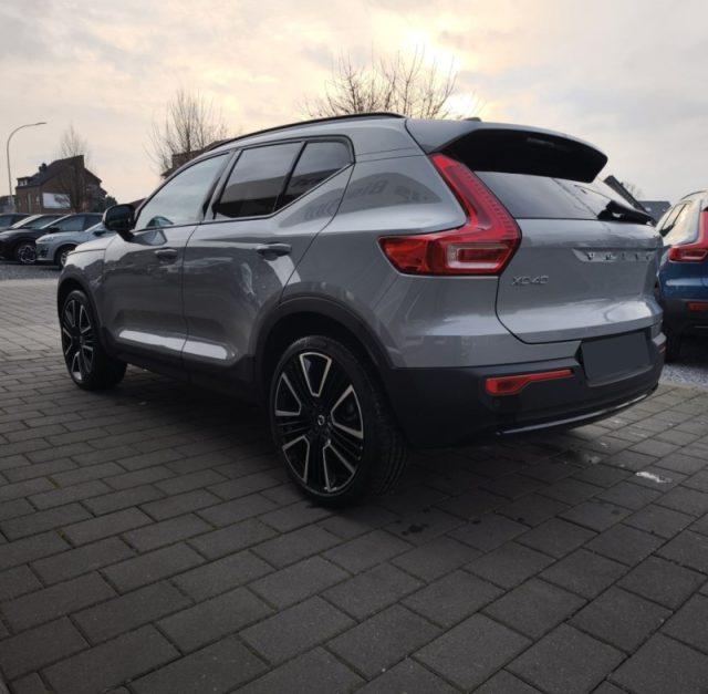 VOLVO XC40 B4 AWD automatico Ultimate Dark