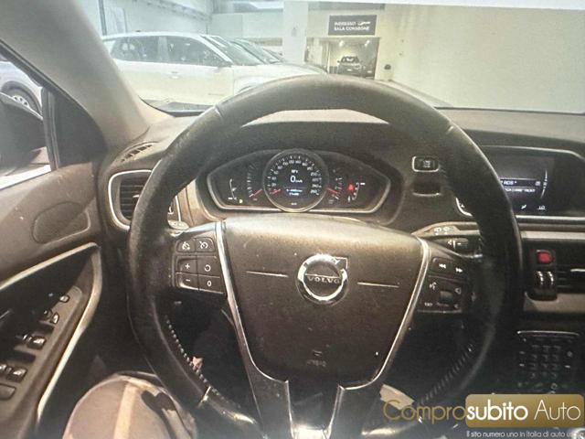 VOLVO V40 Cross Country D2 Geartronic Pro